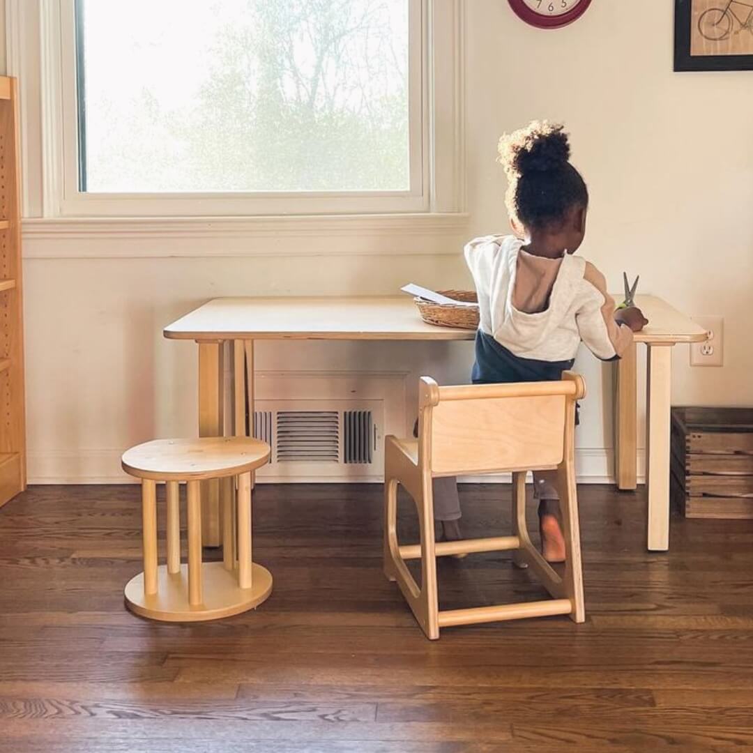 Montessori homeschools require tables and chairs for toddlers and preschool