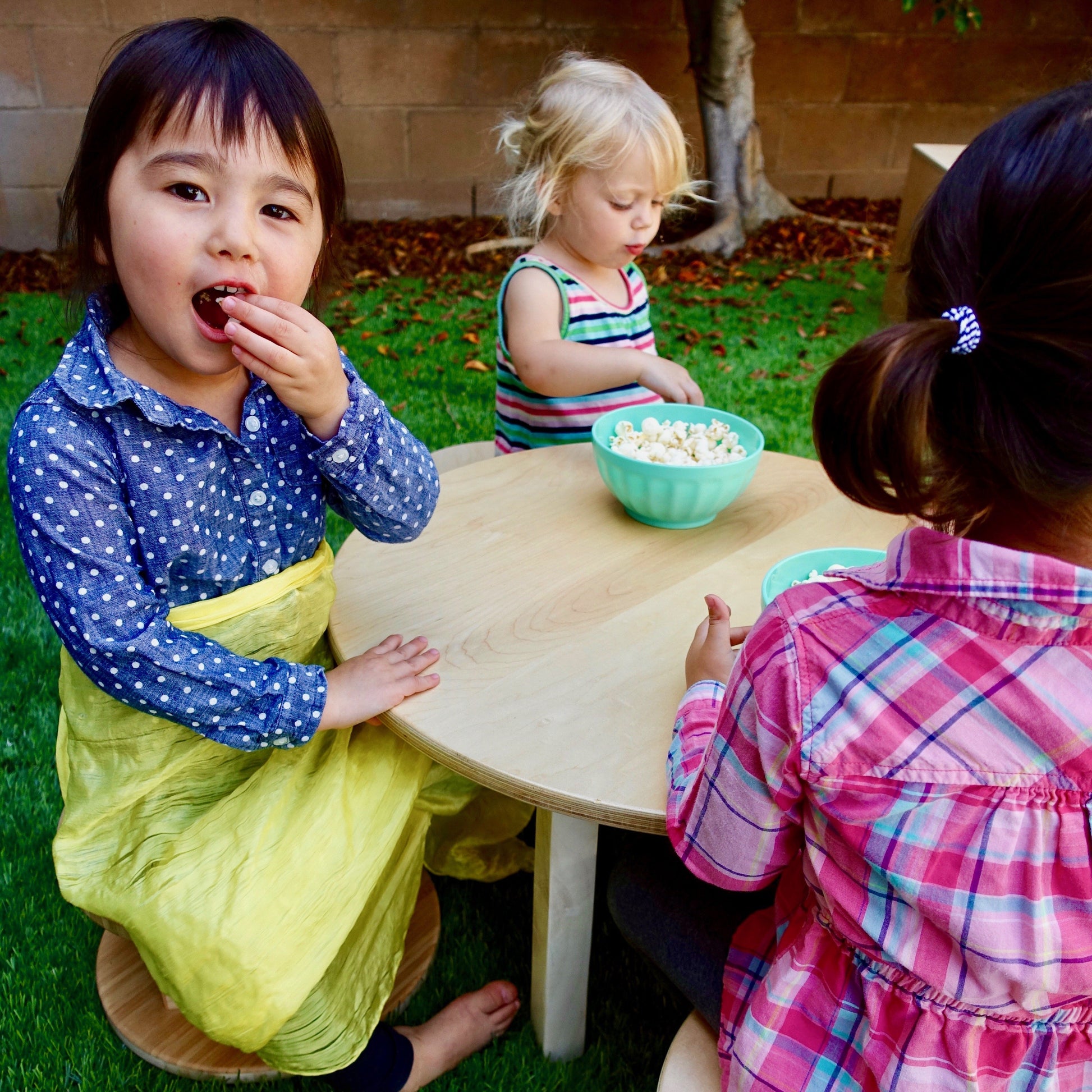 Round Table for Montessori Homes and Preschools. Great for weaning. – RAD  Children's Furniture